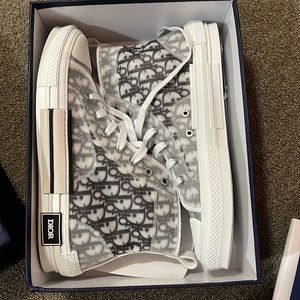 DIOR DESIGNER (NEW) NEVER WORN SNEAKERS